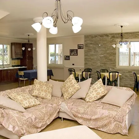Villa Paladino - B&B e Guest House-3